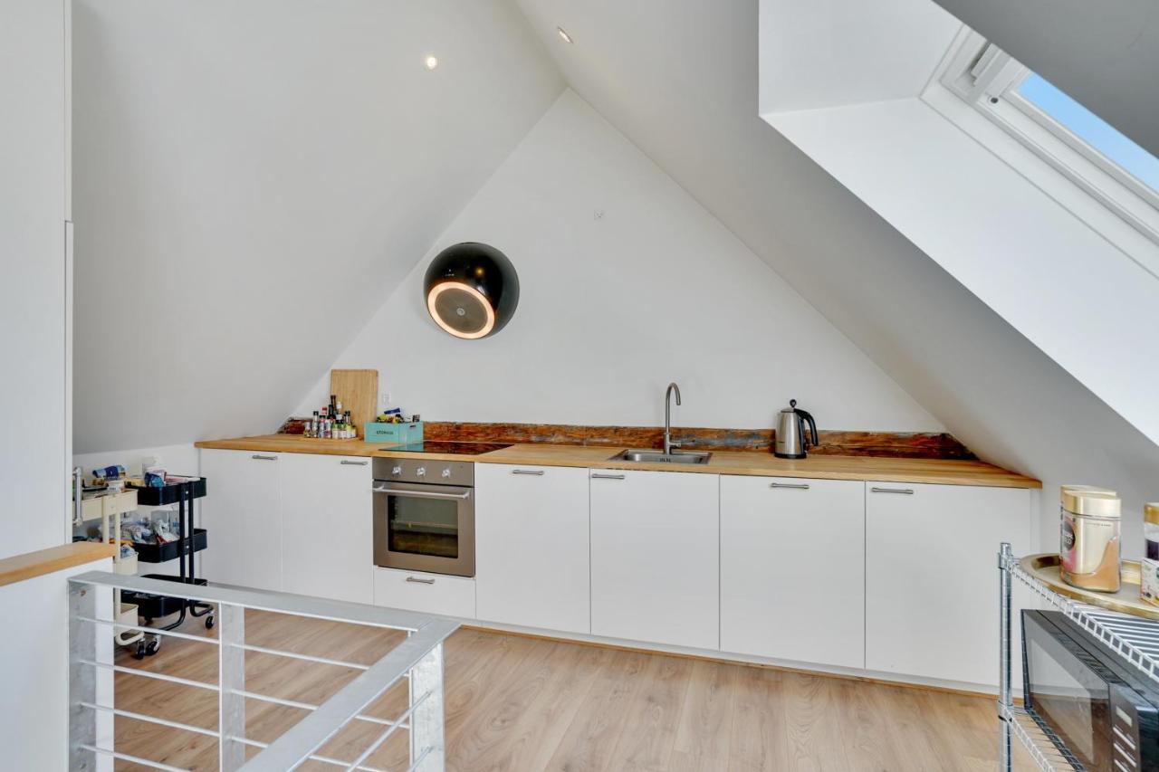 Bath Tub Penthouse In The *